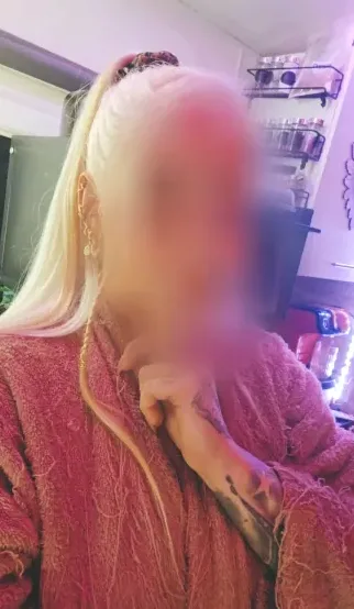 Jana, 34
