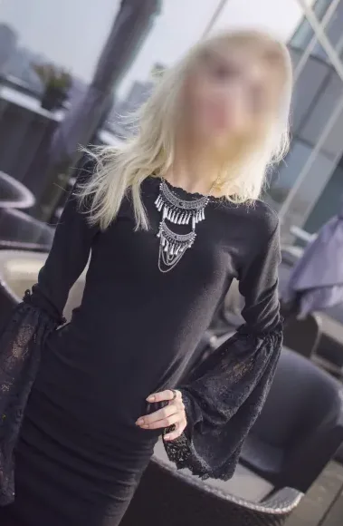 Klara, 25