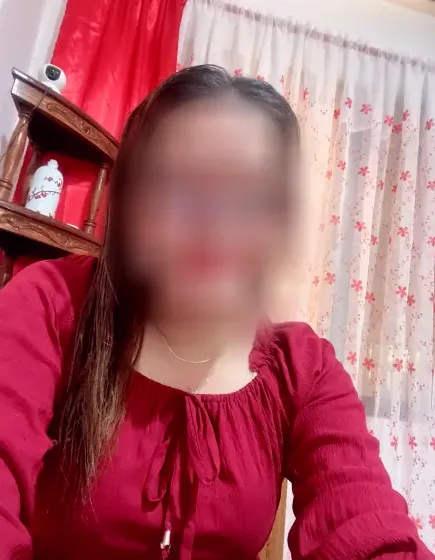 Larissa, 38