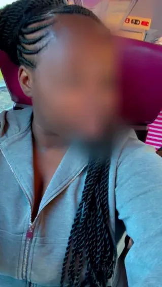 Leonie, 21
