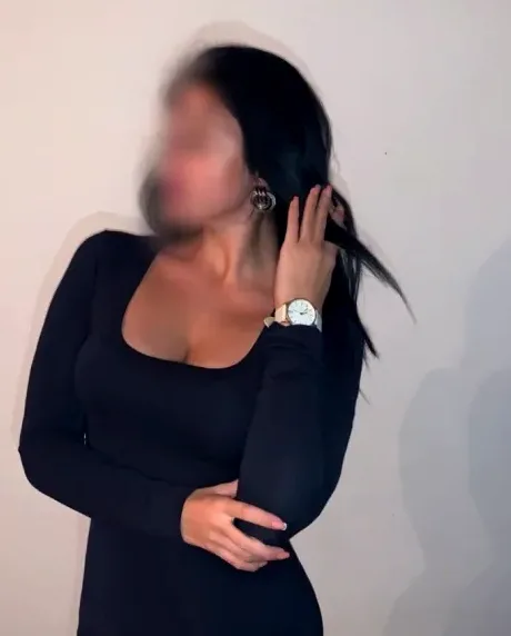 Lotta, 32