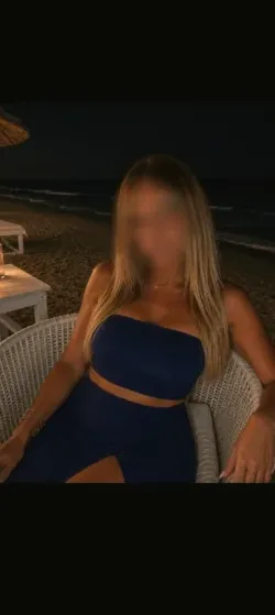 Sina, 38