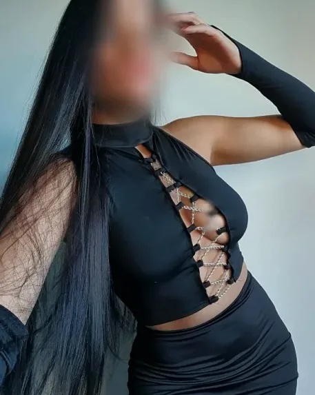Vivien, 22
