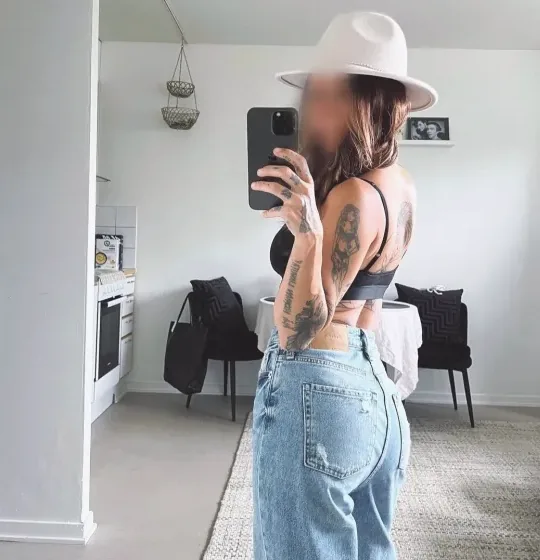 Yasmin, 27